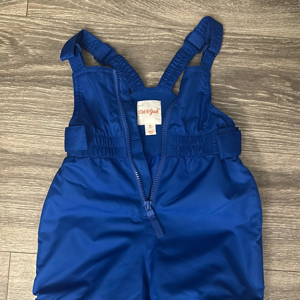 Cat & Jack - snow suit - blue - 2T - excellent shape